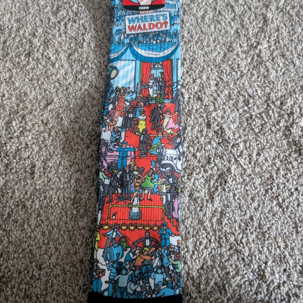 New! Where's Waldo Crew Socks 10-13